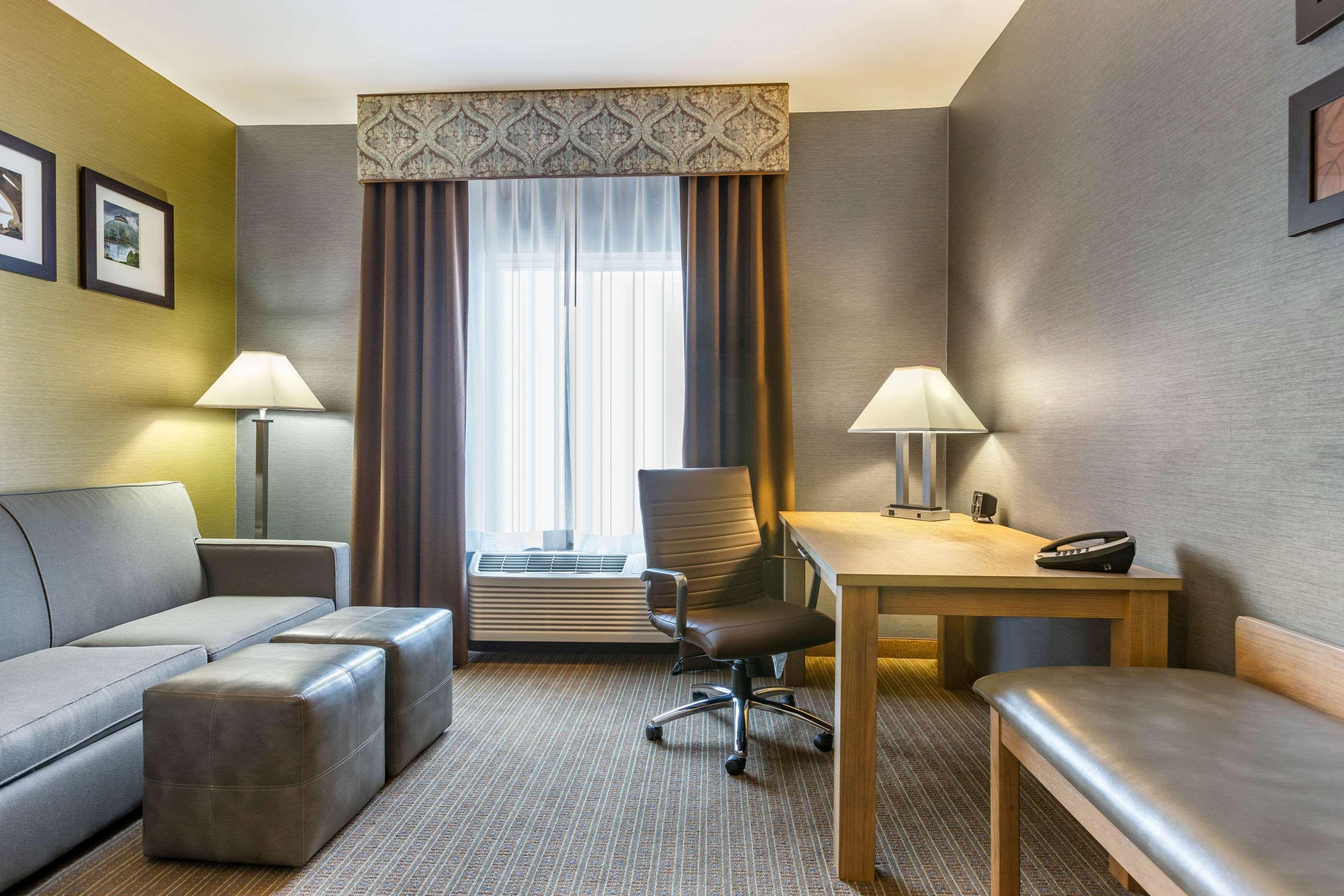 Comfort Suites Southgate-Detroit Eksteriør billede