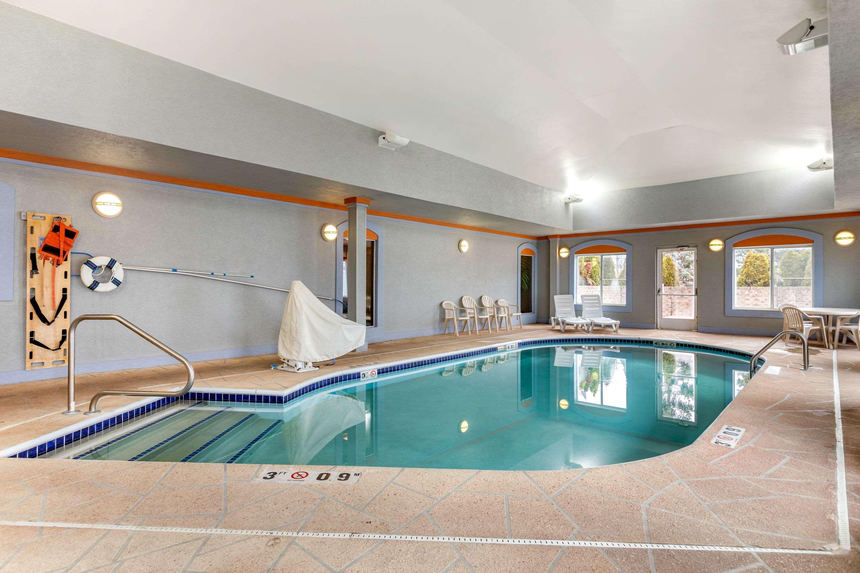 Comfort Suites Southgate-Detroit Eksteriør billede