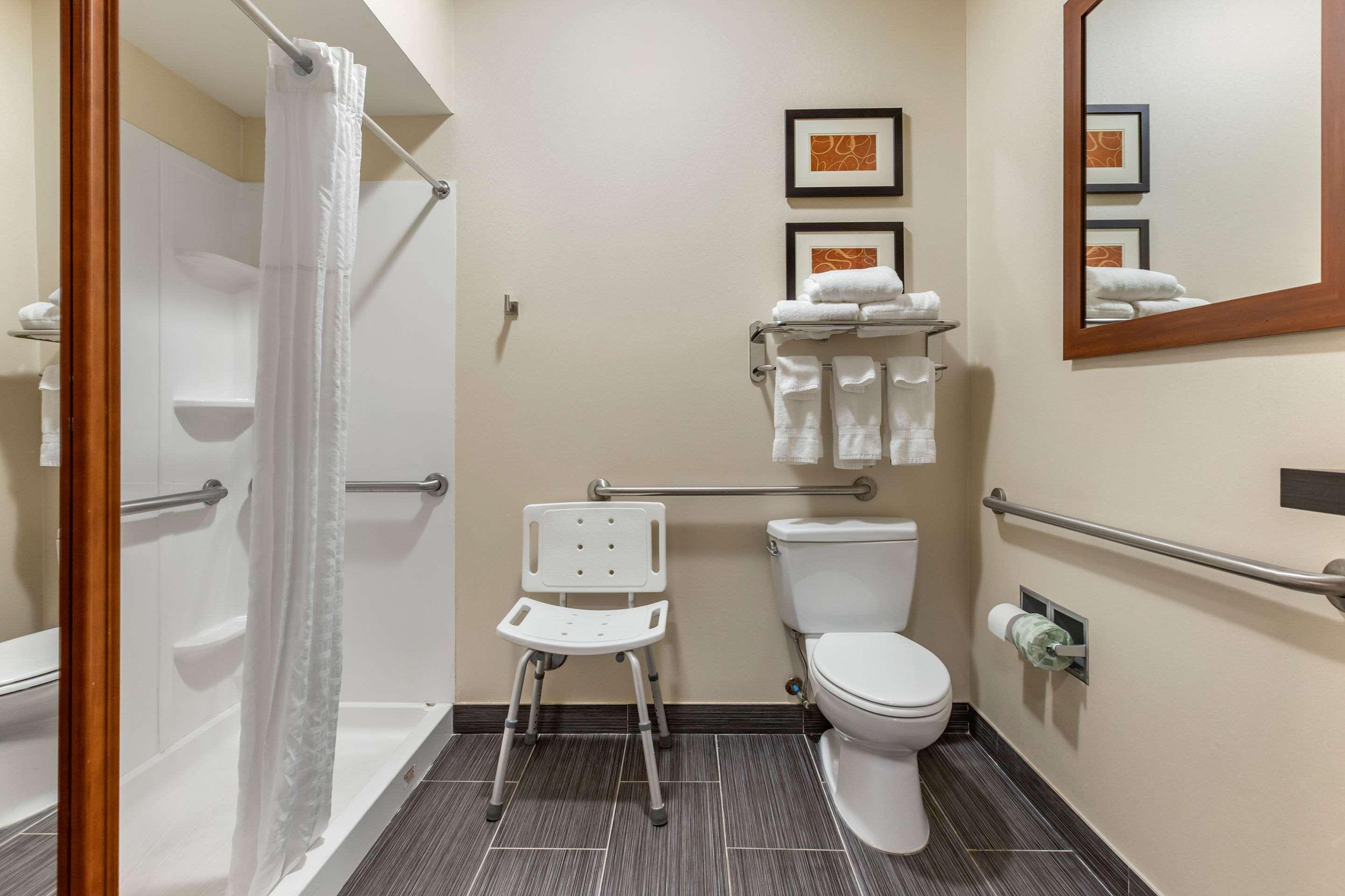 Comfort Suites Southgate-Detroit Eksteriør billede